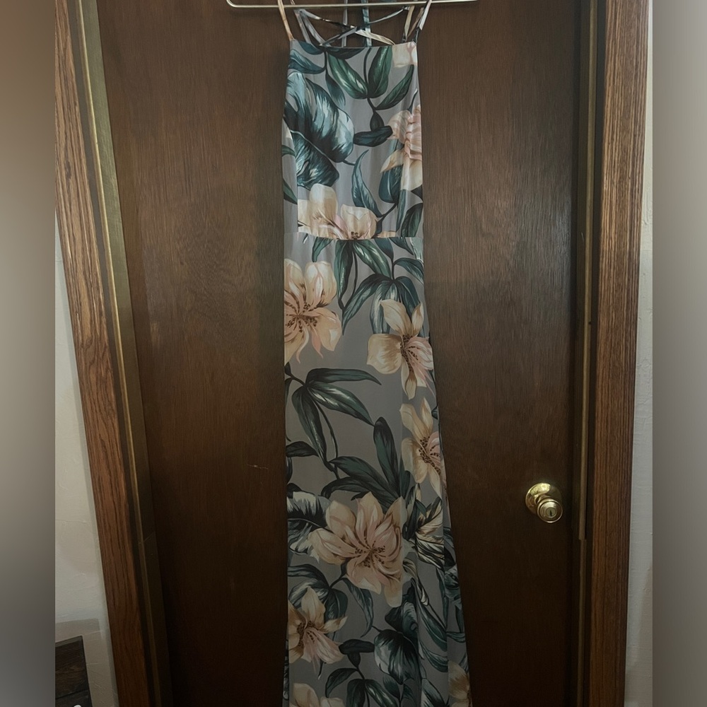Lulu’s vacation dress with crisscross back, floor length, size medium